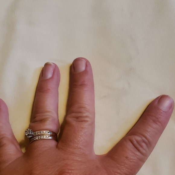 Chaps (stone color) shorts, size 34 - Picture 4 of 9